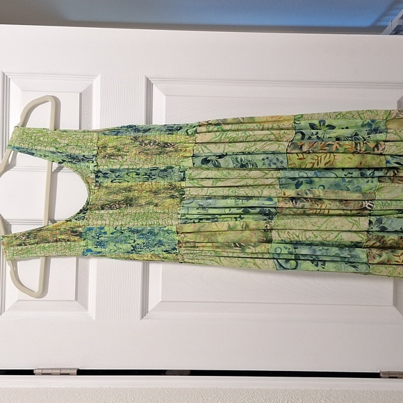 Batik patchwork midi dress made in Bali, Indonesia. Green size M - Picture 5 of 6